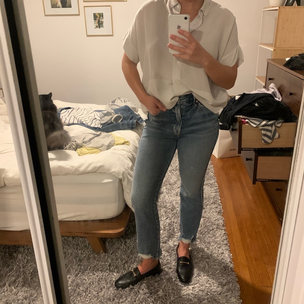 Good American “Good Curve” jeans with step hem